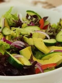 10 Ways to Build a Filling, Nutritious Salad