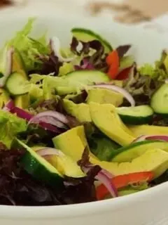 10 Ways to Build a Filling, Nutritious Salad