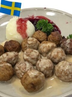 11 Retro Dishes Middle-Class Families Served in the 1960s (Remember Any?)