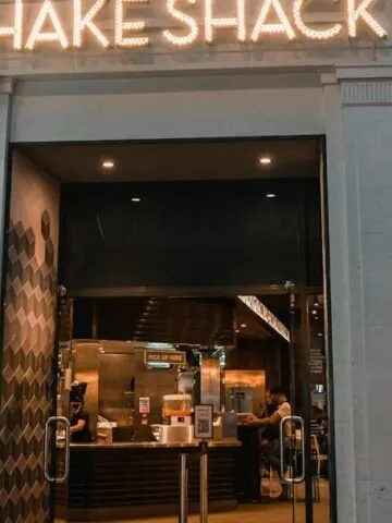 The 10 Chain Restaurants Most Often Labeled Overpriced