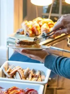 6 Buffet Features Restaurant Workers Say Diners Overlook