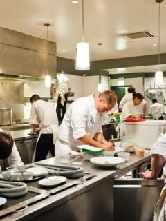 8 Chain Restaurants With the Cleanest Kitchens in the U.S.