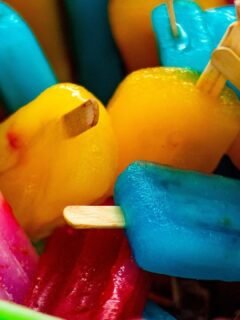 9 Bizarre Food History Coincidences That Still Baffle Culinary Experts