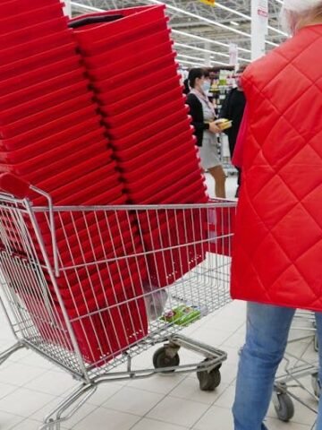 8 Grocery Items You Should Only Buy at the Dollar Store