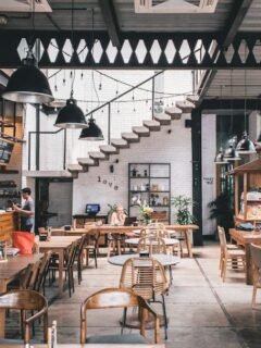 A Restaurant Host Shares 7 Customer Behaviors That Might Quietly Earn You a Free Dessert