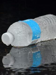 I Worked as a Flight Attendant for 15 Years: 6 Drinks I'd Never Choose in the Air