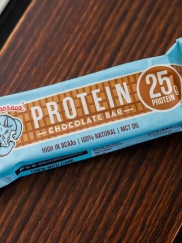 8 Lifestyle Foods Nutritionists Say to Avoid After 50